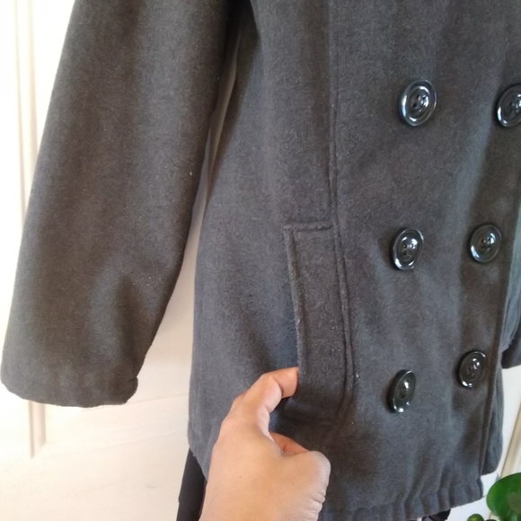 RUE 21 Grey's Women's Coat. SIZE L - Picture 9 of 11